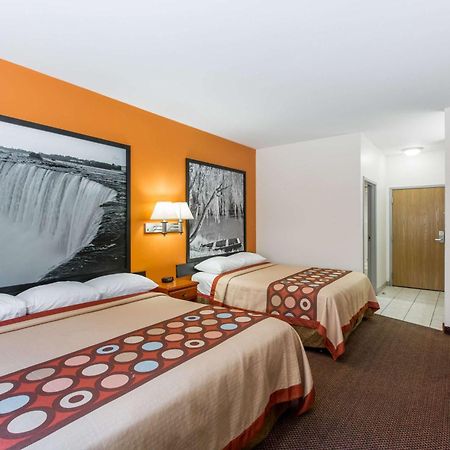 Hotel Super 8 By Wyndham Salina Exterior foto