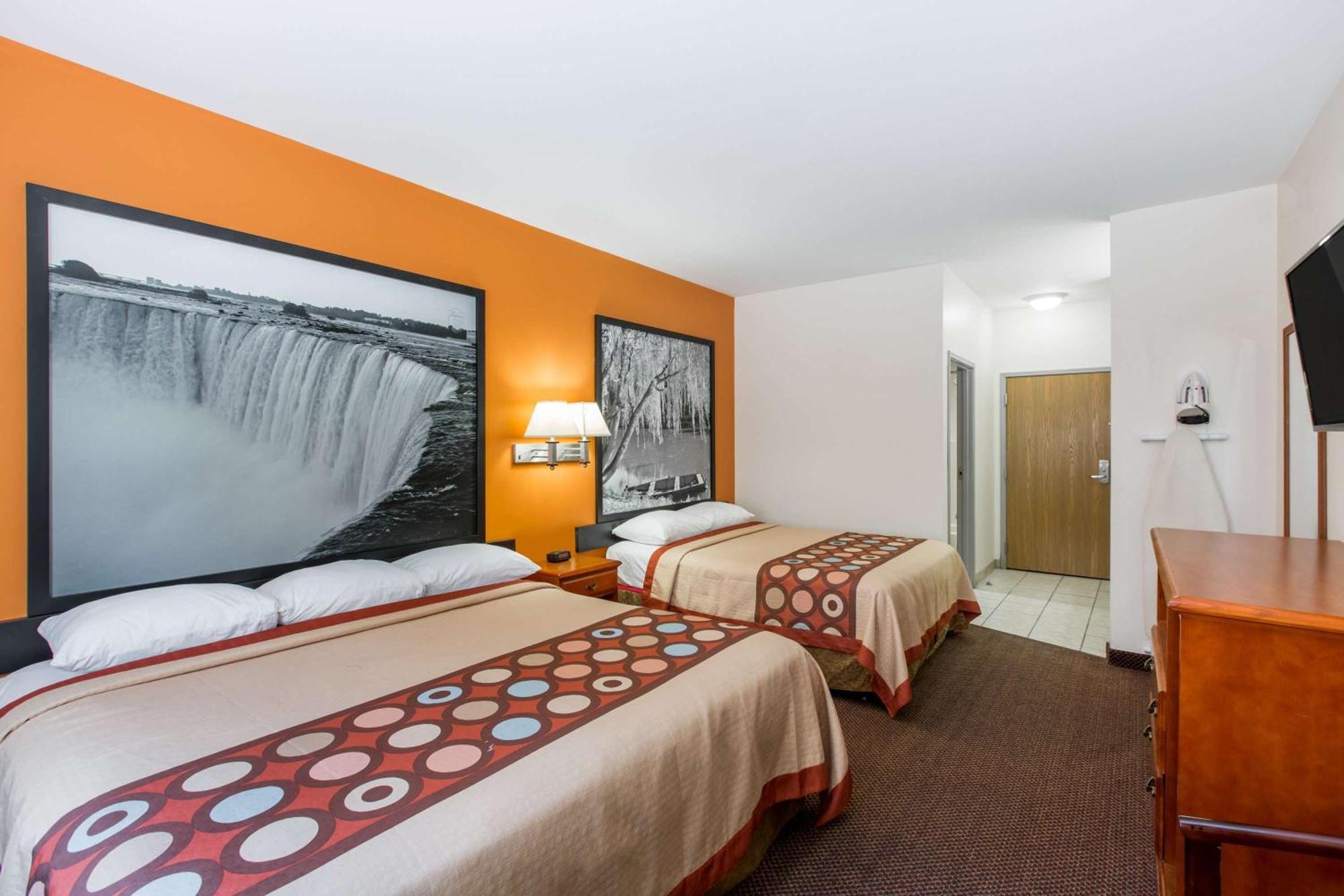 Hotel Super 8 By Wyndham Salina Exterior foto